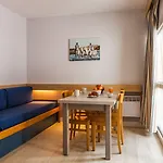 アパートホテル Pierre & Les Terrasses Du Parc 2*