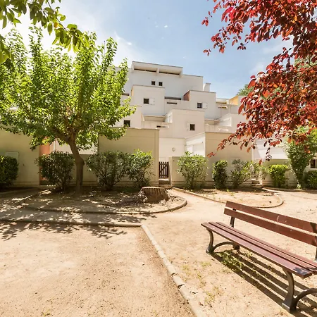 Pierre & Les Terrasses Du Parc 2*