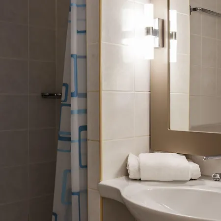 Pierre & Les Terrasses Du Parc Aparthotel 2*