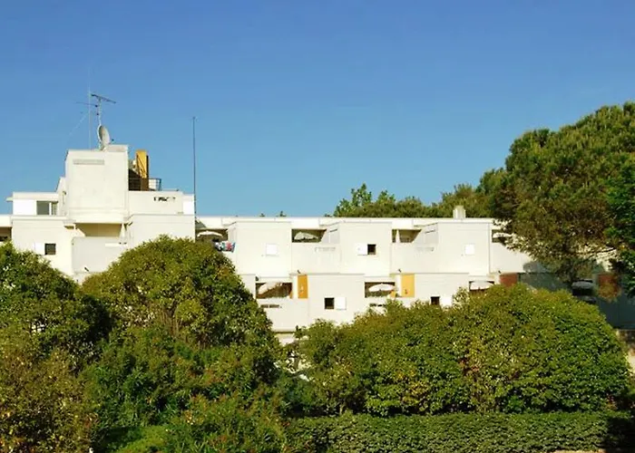 Pierre & Les Terrasses Du Parc 2* Λα Γκραντ-Μοτ