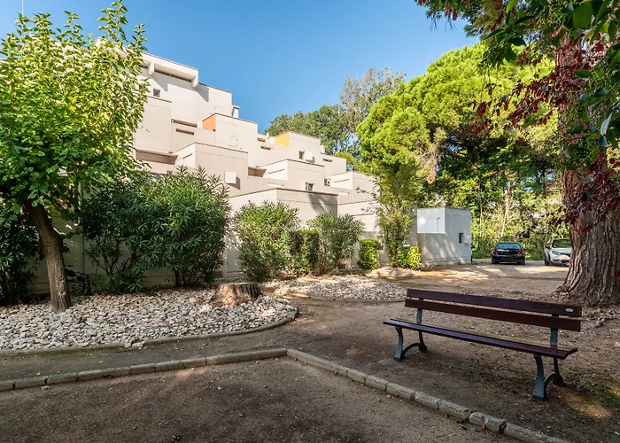 Pierre & Les Terrasses Du Parc