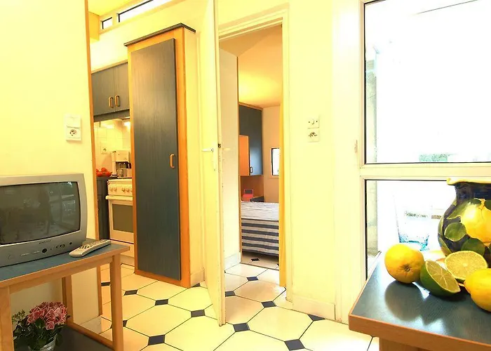 Pierre & Les Terrasses Du Parc 2* Λα Γκραντ-Μοτ