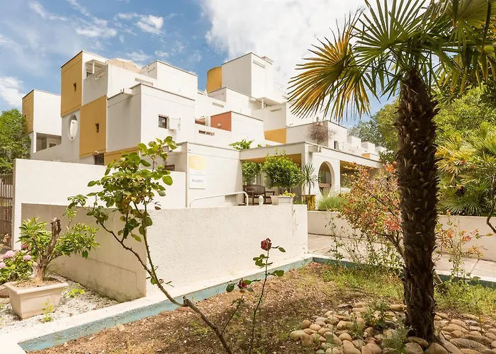 Pierre & Les Terrasses Du Parc Λα Γκραντ-Μοτ