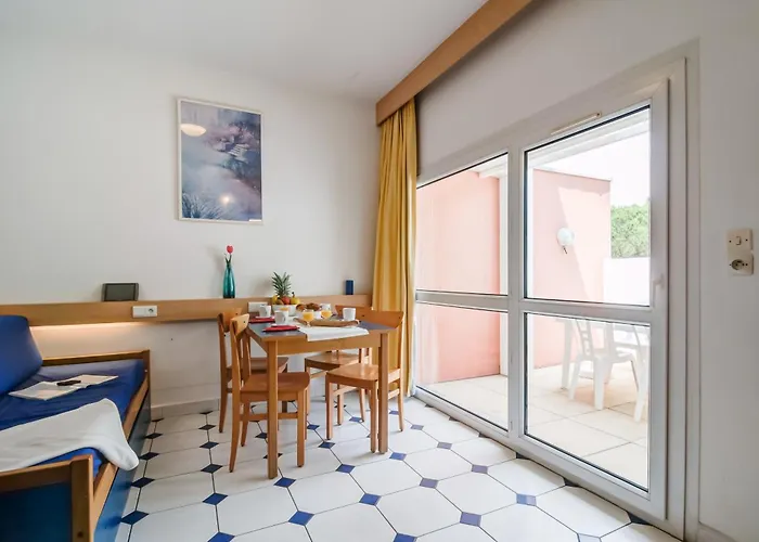 Pierre & Les Terrasses Du Parc Λα Γκραντ-Μοτ