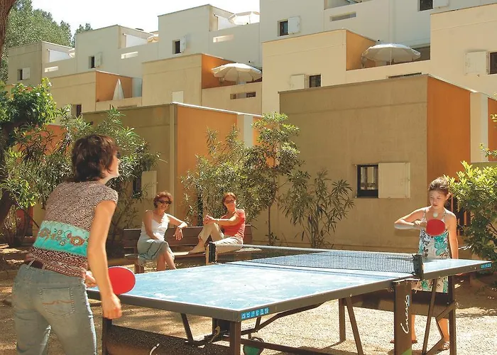 Pierre & Les Terrasses Du Parc