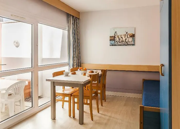 Pierre & Les Terrasses Du Parc 2* Λα Γκραντ-Μοτ